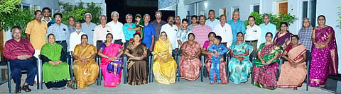 முன்னாள் மாணவர்கள் சந்திப்பு நிகழ்ச்சி