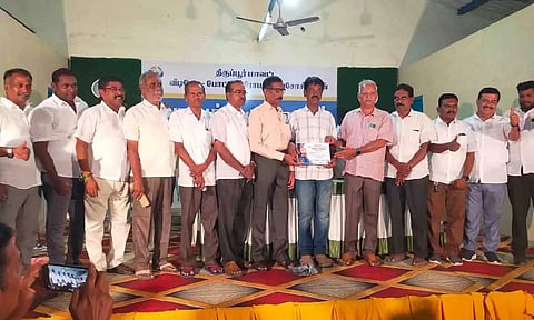 புதிய நிர்வாகிகளை தேர்வு செய்தபோது எடுத்த படம்.