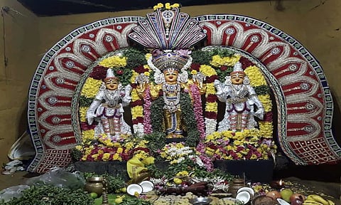 பெருமாள் கோவில்களில் குவிந்த பக்தர்கள்