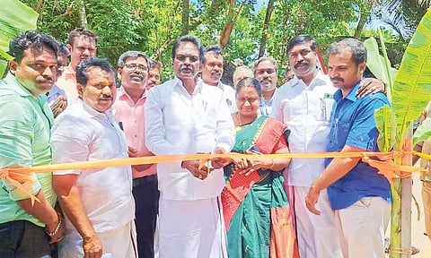 புதிய மின்மாற்றிகளை பன்னீர்செல்வம் எம்.எல்.ஏ. திறந்து வைத்தார்.
