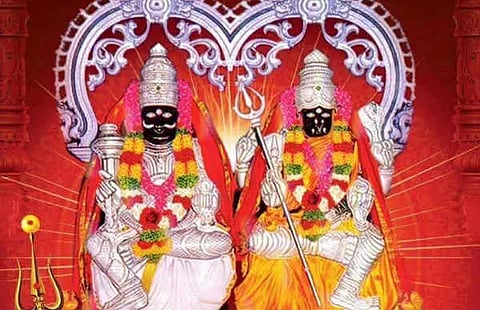குலசேகரன்பட்டினம் தசரா திருவிழா: நெல்லை உள்பட 4 மாவட்டங்களுக்கு 25-ந் தேதி விடுமுறை விடவேண்டும் - ஆலோசனை கூட்டத்தில் வலியுறுத்தல்