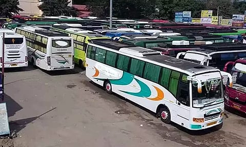 விதி மீறி இயக்கப்பட்ட 1244 ஆம்னி பஸ்களுக்கு ரூ.23.16 லட்சம் அபராதம்- அரசு அதிரடி நடவடிக்கை
