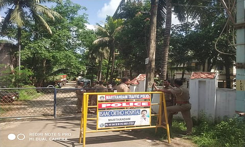 மார்த்தாண்டம் அருகே  கல்லறை வழிப்பாதை தொடர்பாக இரு தரப்பினர் மோதல் பதட்டம்-பரபரப்பு