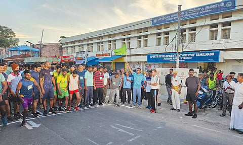 நாகர்கோவிலில் இன்று உடற்பயிற்சியின் அவசியத்தை வலியுறுத்தி மாரத்தான் போட்டிகலெக்டர் ஸ்ரீதர் தொடங்கி வைத்தார்