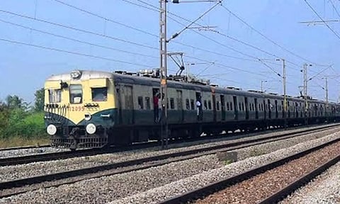 மூர்மார்க்கெட் - சூலூர்பேட்டை இடையே மின்சார ரெயில் பகுதி நேர ரத்து