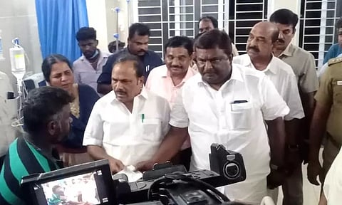 பட்டாசு ஆலையில்  தீவிபத்தில் உயிரிழந்தவர்களின் குடும்பத்தினருக்கு நிதியுதவி