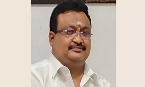 துப்பாக்கியால் சுட்டு தற்கொலை செய்துகொண்ட தொழிலதிபர் சுரேஷ்.