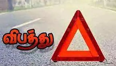 சங்ககிரி அருகே  லாரிகள் மோதல்; டிரைவர் பலி