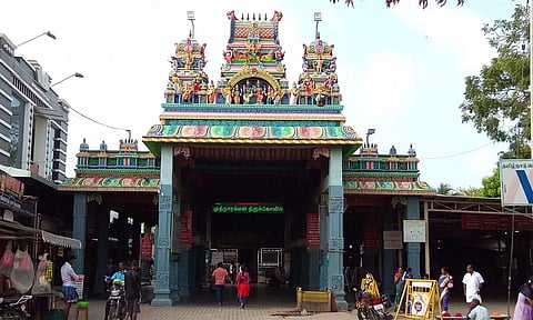 குழந்தை பாக்கியம் வேண்டி தொட்டில் கட்டி வழிபாடு