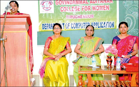 கோவிந்தம்மாள் ஆதித்தனார் மகளிர் கல்லூரியில் கணினி பயன்பாட்டியல் பயிற்சி பட்டறை