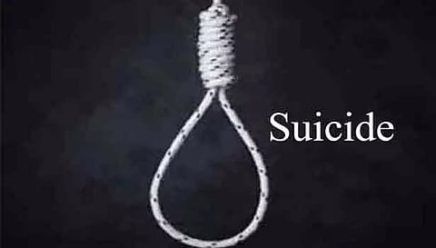 பண்ருட்டி அருகே திருமணம் நிச்சியக்கப்பட்ட வாலிபர் தூக்குபோட்டு தற்கொலை