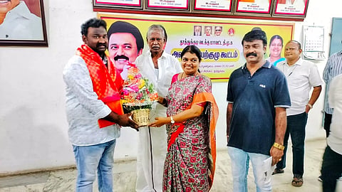 தூத்துக்குடி இளம் ஆராய்ச்சியாளருக்கு அமைச்சர் கீதாஜீவன் பாராட்டு
