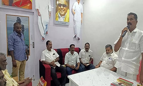 தென்காசி தெற்கு மாவட்ட தி.மு.க. வர்த்தக அணி நிர்வாகிகள் அறிமுக கூட்டம்