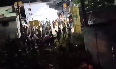 சோக்காடியில் இரு தரப்பினரிடையே மோதல்: வன்முறையில் ஈடுபட்ட 13 பேர் கைது-  23 பேர் மீது வழக்குப்பதிவு