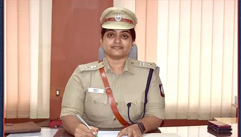 துணை போலீஸ் கமிஷனராக எஸ்.பிருந்தா பதவி ஏற்ற காட்சி.