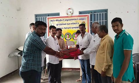 நலத்திட்ட உதவிகள் வழங்கிய&nbsp; போது எடுத்த படம்.