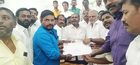 ஆலோசனை கூட்டத்தில் முன்னாள் அமைச்சர் ஆர்.பி.உதயகுமார் கலந்து கொண்டார்.