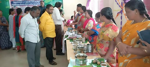 சாத்தான்குளத்தில்  மகளிர் சுய உதவிக்குழு சார்பில்  பாரம்பரிய உணவு திருவிழா