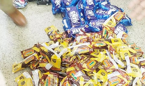 பறிமுதல் செய்யப்பட்ட குட்கா பொருட்கள்.&nbsp;