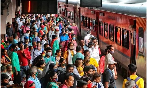 பயண சீட்டு வழங்கும் மையம் 24 மணி நேரமும் செயல்பட வேண்டும்