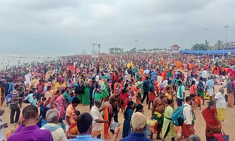 இன்று மாலை சூரசம்ஹாரம்: திருச்செந்தூரில் 5 லட்சம் பக்தர்கள் குவிந்தனர்