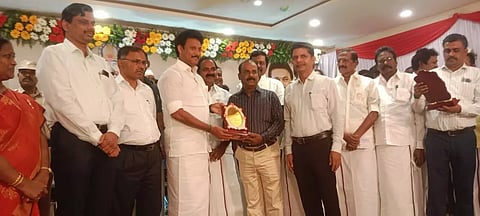 சிறந்த  நூலகமாக துறையூர்  நூலகம் தேர்வு