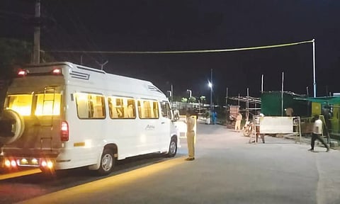 கன்னியாகுமரியில் அய்யப்ப பக்தர்களை அலைக்கழிக்கும் போலீசார்