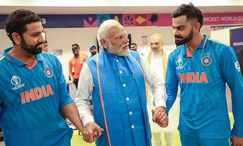 இந்திய வீரர்களுக்கு நேரில் ஆறுதல் கூறிய பிரதமர் மோடி- வைரலாகும் வீடியோ