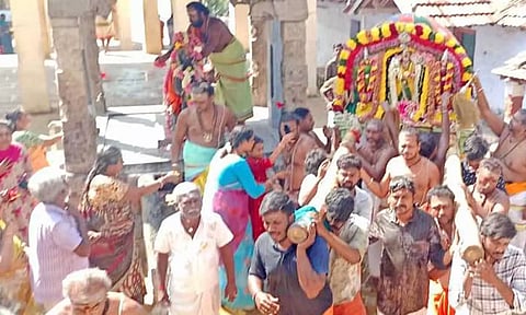சிவன்மலை கோவிலில் கந்தசஷ்டி நிறைவு விழா நடைபெற்ற காட்சி.&nbsp;