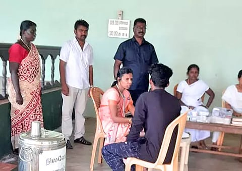 சாத்தான்குளம்  பகுதிகளில் 7 இடங்களில்  காய்ச்சல் சிறப்பு மருத்துவ முகாம்