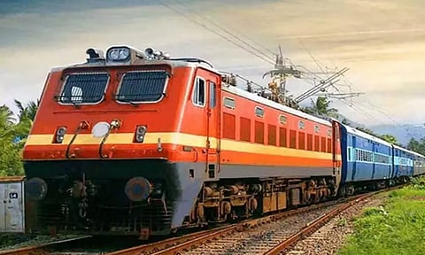 நாகூர் தர்கா கந்தூரி விழாவை யொட்டி சிறப்பு ரெயில்கள் இயக்க வேண்டும்