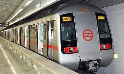 டெல்லி மெட்ரோ ரெயிலில் மாரடைப்பால் உயிரிழந்த இளம் டாக்டர்