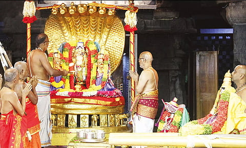 திருப்பதியில் `பகல் பத்து-இரவு பத்து' உற்சவம் தொடங்கியது