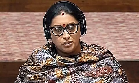 "மாதவிடாய்" - ஊதியத்துடன் கூடிய விடுமுறை அவசியமில்லை என்கிறார் ஸ்மிருதி