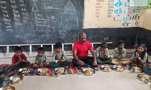மலை கிராம மாணவர்கள் ஆர்வத்துடன் படிக்க வருகிறார்கள்- அமைச்சர்