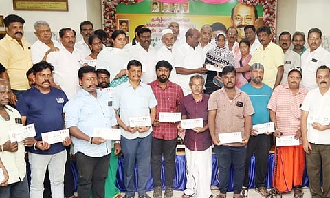 மிச்சாங் புயலால் பாதிக்கப்பட்ட 100 வியாபாரிகளுக்கு தலா  ரூ.5 ஆயிரம் உதவித்தொகை
