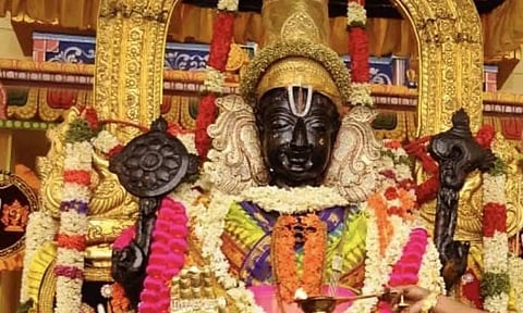 40 ஆண்டுகளுக்கு ஒருமுறை மட்டுமே காட்சியளிக்கும் ஆதி அத்தி வரதர்