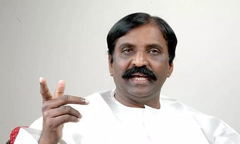 'கண் சிவந்தால் மண் சிவக்கும்' பாடலை வெளியிட்டு கவிஞர் வைரமுத்து மே தின வாழ்த்து