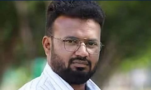 தனியார் தொலைக்காட்சி செய்தியாளர் மீது சரமாரி தாக்குதல் - வலுக்கும் கண்டனங்கள்