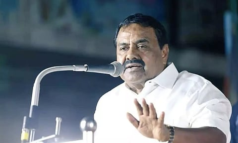 பல்கலைக்கழக பட்டமளிப்பு விழாவை புறக்கணித்த அமைச்சர்