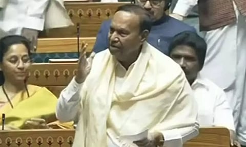 மக்களவையில் இருந்து திமுக எம்.பி.க்கள் வெளிநடப்பு