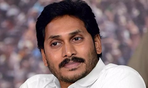 தெலுங்குதேசம், ஜனசேனா கட்சிகளை சின்னத்தை வைத்து கிண்டல் செய்த ஜெகன்மோகன் ரெட்டி