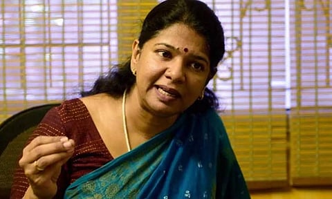 கனிமொழி குழுவிடம் குவிந்த 25 ஆயிரம் மனுக்கள்