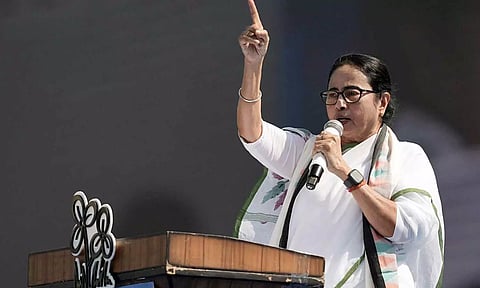 நள்ளிரவில் சோதனை ஏன்?- என்ஐஏ மீது மம்தா பானர்ஜி கடும் தாக்கு