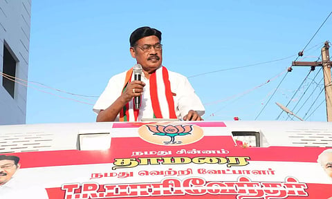 தி.மு.க. அமைச்சர்கள் மற்றும் எம்.எல்.ஏ-க்கள் அனைவரும் ஊழல்வாதிகள்- ஐ.ஜே.கே. வேட்பாளர் பாரிவேந்தர் குற்றச்சாட்டு