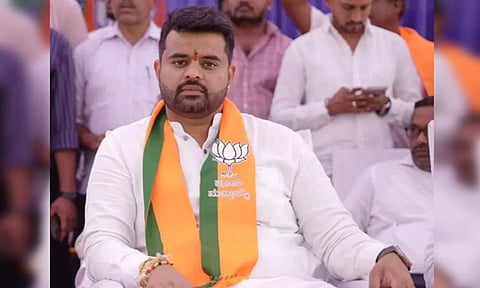 ஆபாச வீடியோ விவகாரம்- பிரஜ்வல் ரேவண்ணாவின் தாயாருக்கு நோட்டீஸ்