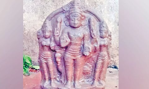 ஜெயங்கொண்டம் அருகே சிவன் கோவில்  திருப்பணியில் முருகன் சிலை கண்டெடுப்பு