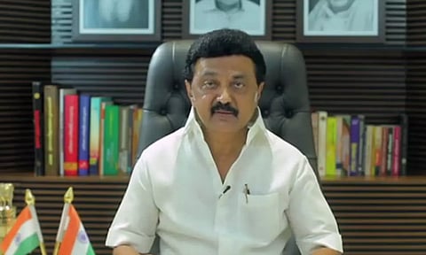 கருணாநிதி அறக்கட்டளை சார்பில் 8 பேருக்கு மருத்துவ உதவி: முதலமைச்சர் வழங்கினார்
