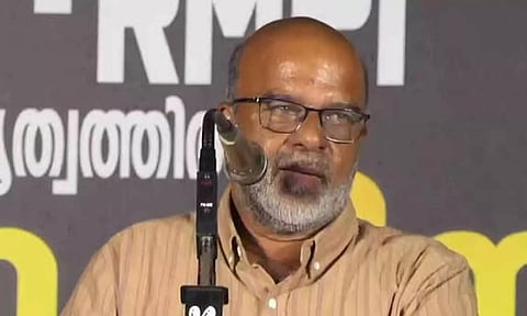 முன்னாள் மந்திரி சைலஜா பற்றி ஆபாச கருத்து: கேரள கட்சி தலைவரின் வீட்டில் குண்டுவீச்சு