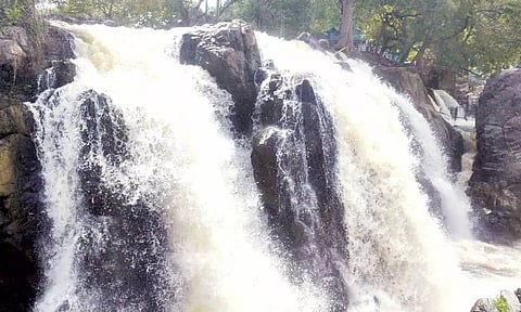 ஒகேனக்கல்லுக்கு நீர்வரத்து 2000 கனஅடியாக சரிவு
